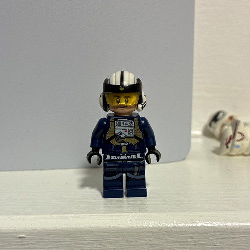 Lego pilot minifigure - pilot, dark